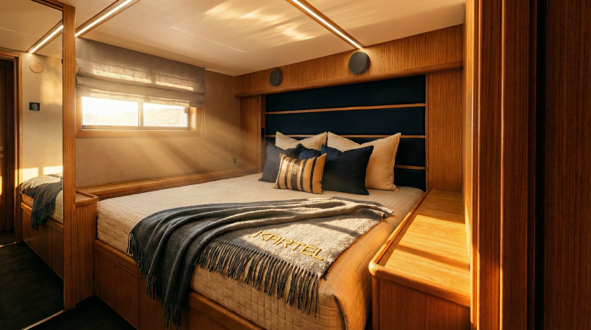 Expedition 65 Lux — спальня